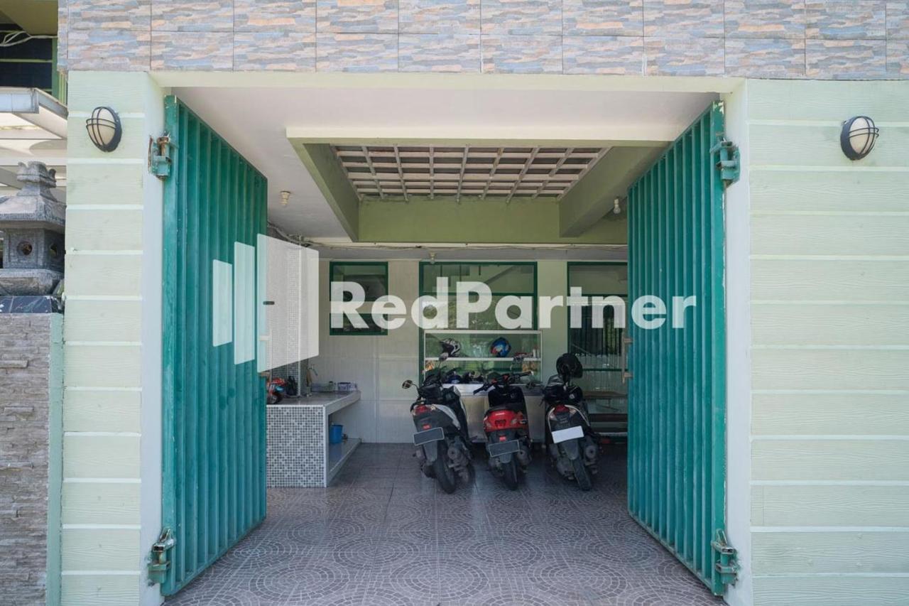 Pondok Hijau Syariah Mitra Reddoorz At Citraland Surabaya Exterior foto