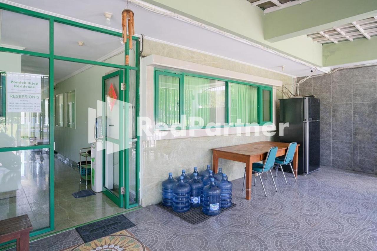 Pondok Hijau Syariah Mitra Reddoorz At Citraland Surabaya Exterior foto